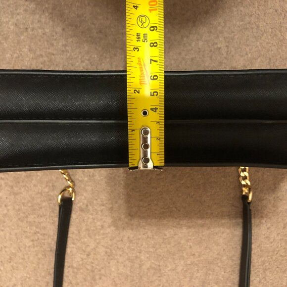 Michael Kors - Daniela Large Saffiano Leather Crossbody Bag - Picture 14 of 16